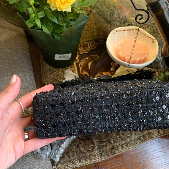 Authentic KURT GEIGER LONDON Tweed Lock fringe sequins flap Crosby/shoulder - Picture 11 of 15